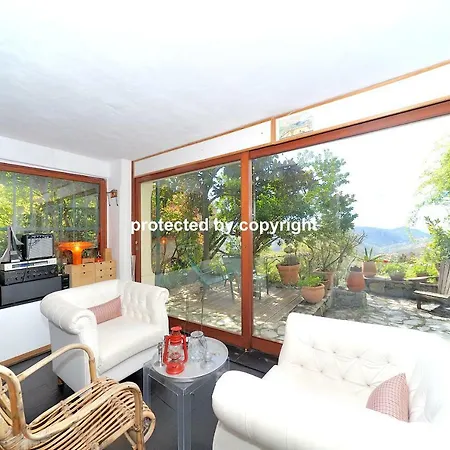 Unique Seaview Retreat